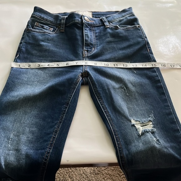 Free People Skinny Mid Rise Size 25 - Picture 5 of 16